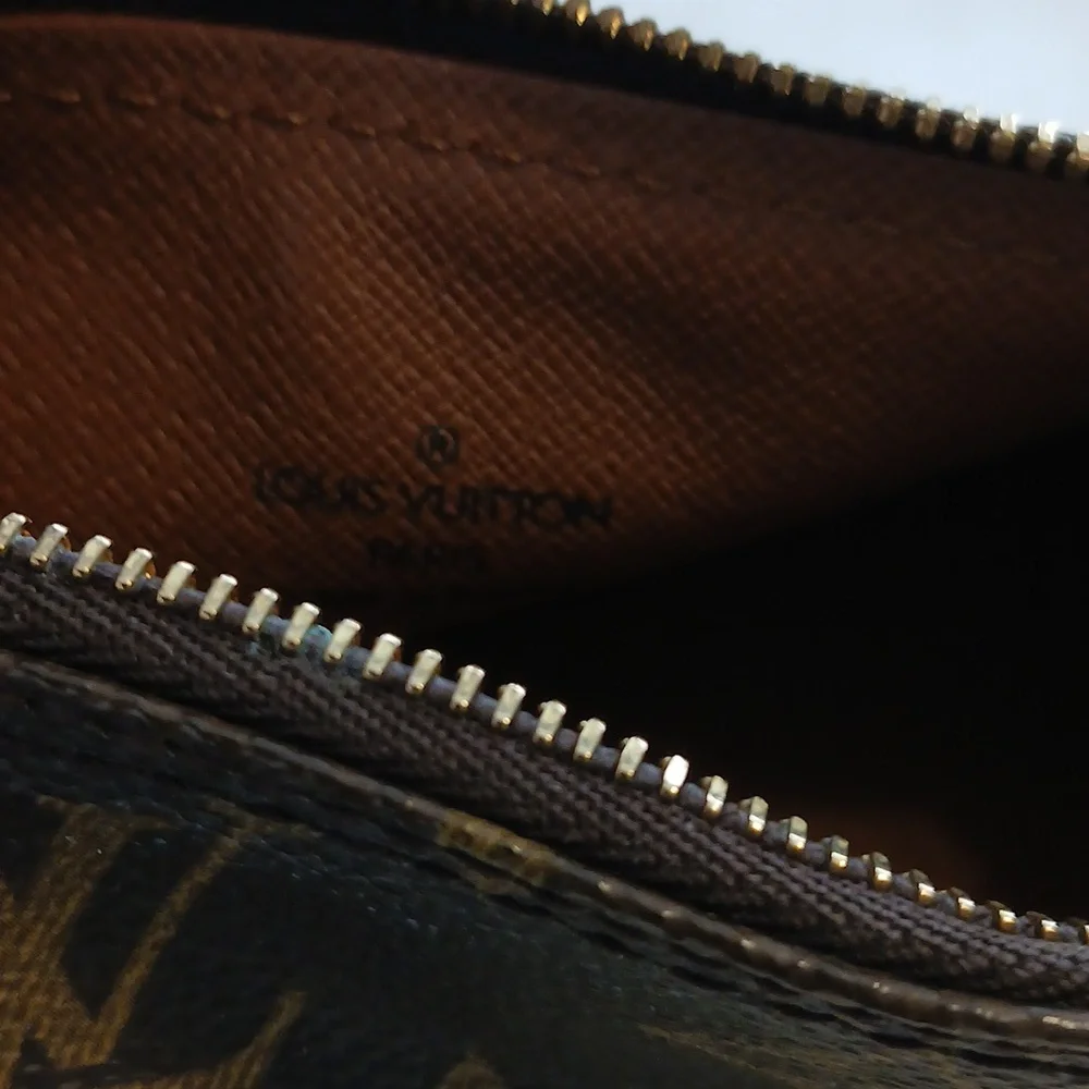 LOUIS VUITTON Pouch - Picture 4 of 7